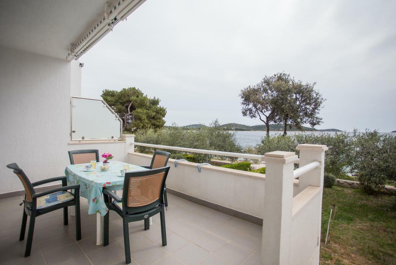 Apartments Gloria Примоштен Экстерьер фото