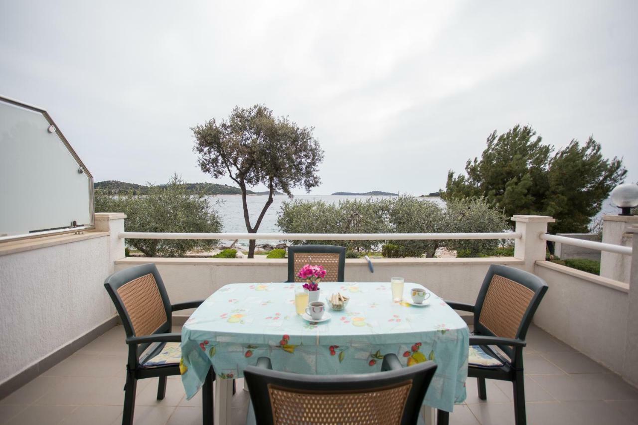 Apartments Gloria Примоштен Экстерьер фото