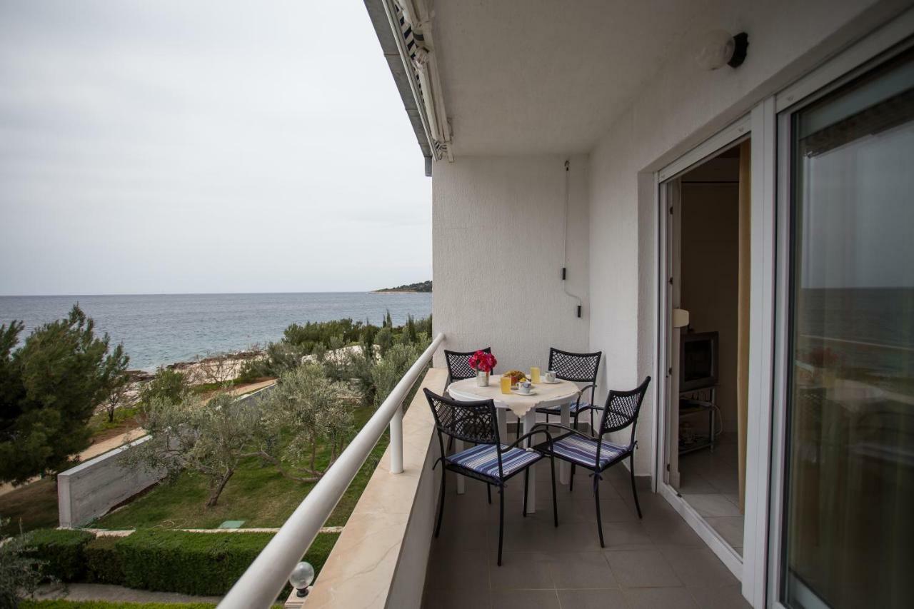 Apartments Gloria Примоштен Экстерьер фото