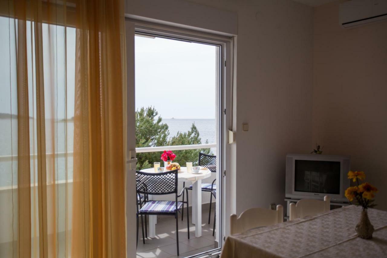 Apartments Gloria Примоштен Экстерьер фото