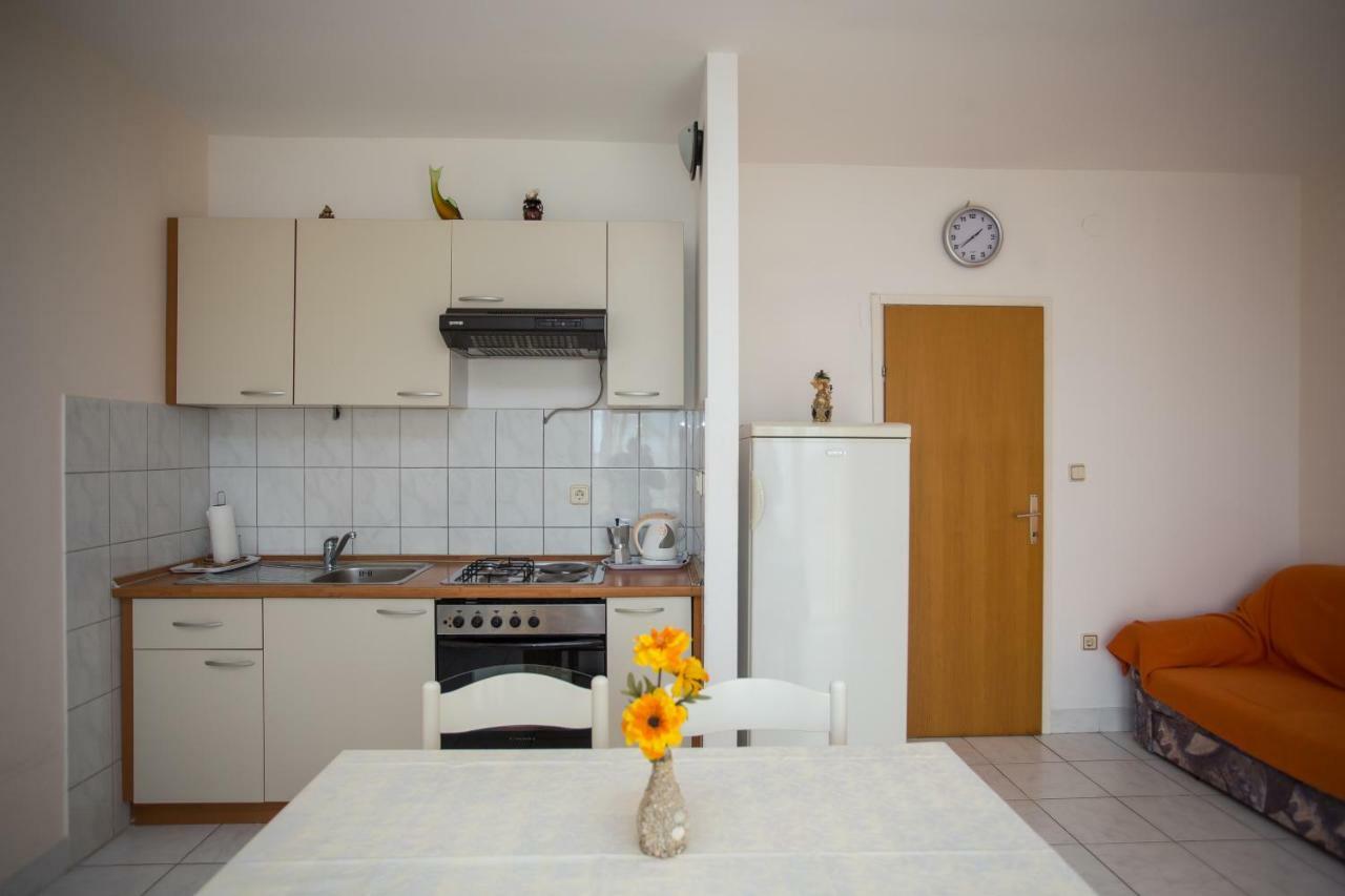 Apartments Gloria Примоштен Экстерьер фото