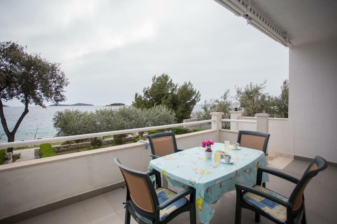 Apartments Gloria Примоштен Экстерьер фото