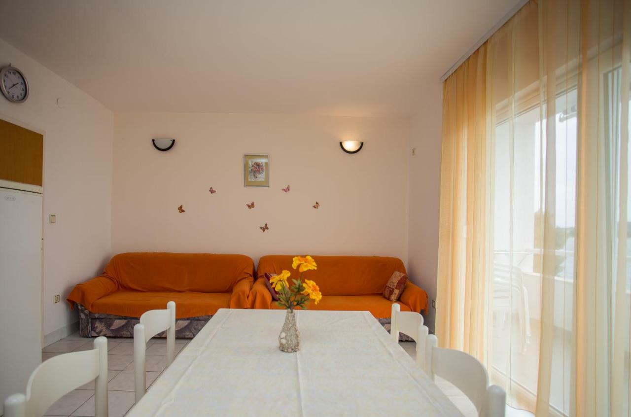 Apartments Gloria Примоштен Экстерьер фото